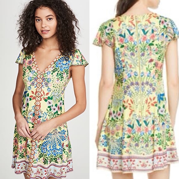 Alice + Olivia Dresses & Skirts - Alice + Olivia Hadley Floral Fit & Flare Dress